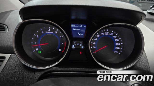 Hyundai AVANTE 2013 — photo 11