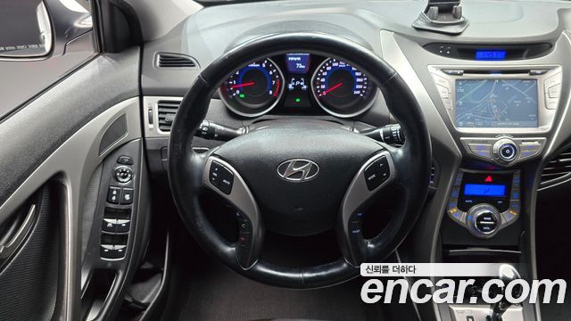 Hyundai AVANTE 2013 — photo 19