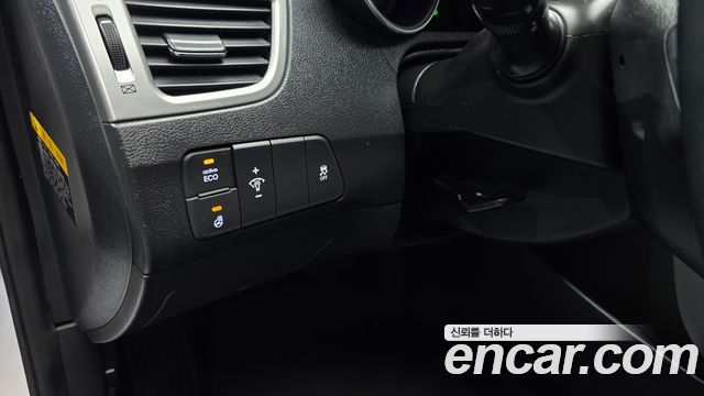 Hyundai AVANTE 2013 — photo 23