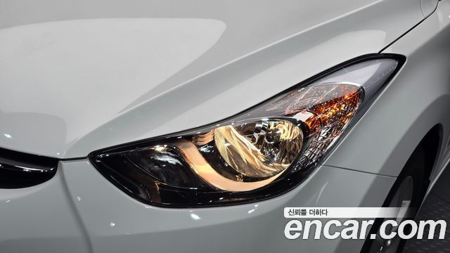 Hyundai AVANTE 2013 — photo 8