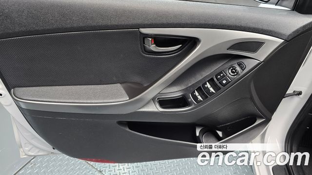 Hyundai AVANTE 2013 — photo 14