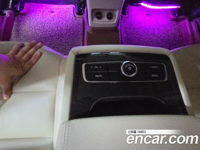 Kia K7 2017 — photo 18