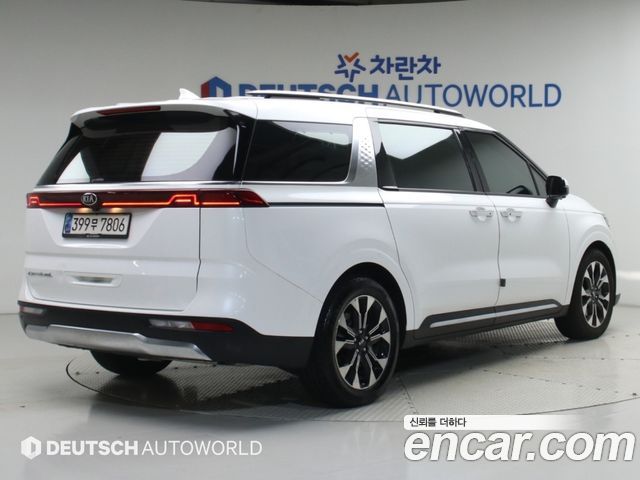Kia Canival 2021 — photo 2