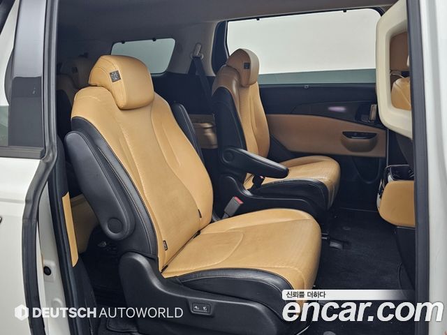 Kia Canival 2021 — photo 12