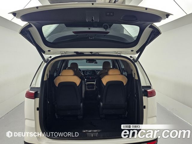Kia Canival 2021 — photo 19