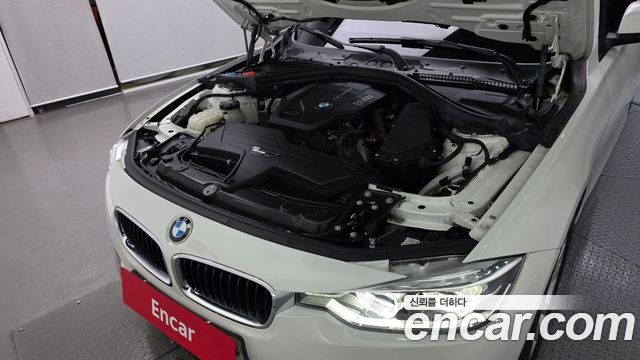 BMW 3-Series 2018 — photo 6