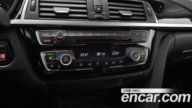 BMW 3-Series 2018 — photo 17