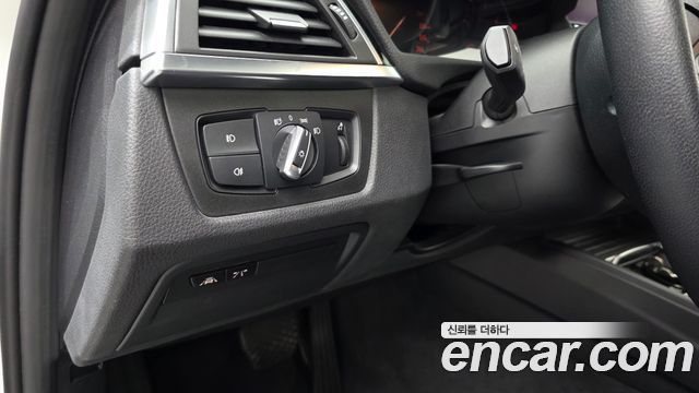 BMW 3-Series 2018 — photo 18