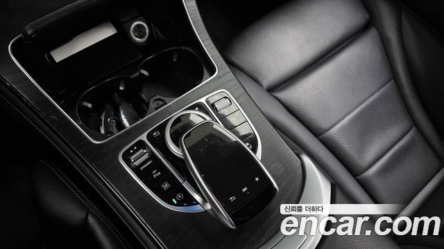 Mercedes-Benz GLC-Class 2019 — photo 18