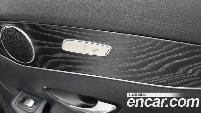 Mercedes-Benz GLC-Class 2019 — photo 19
