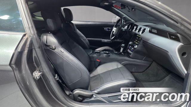 Ford Mustang 2016 — photo 11