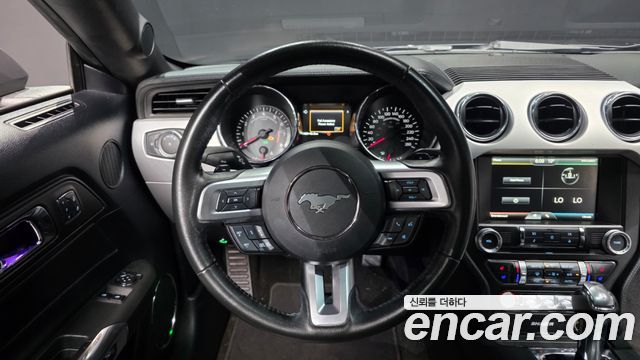 Ford Mustang 2016 — photo 13