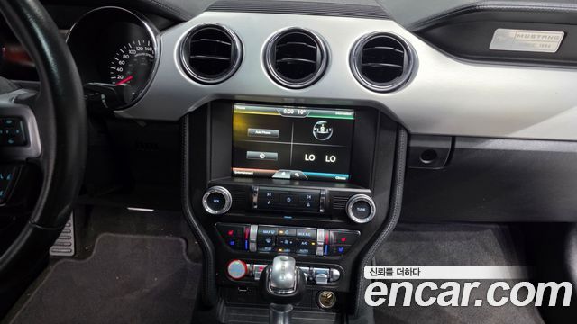 Ford Mustang 2016 — photo 14