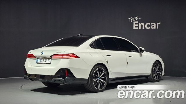 BMW 5-Series 2026 — photo 2
