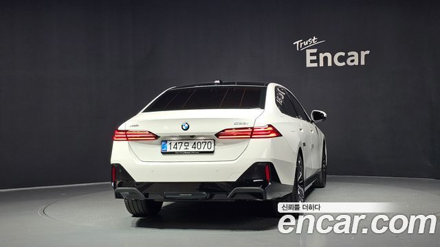 BMW 5-Series 2026 — photo 4