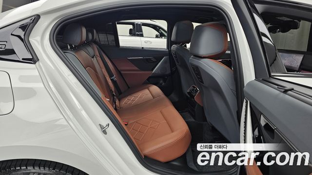 BMW 5-Series 2026 — photo 17