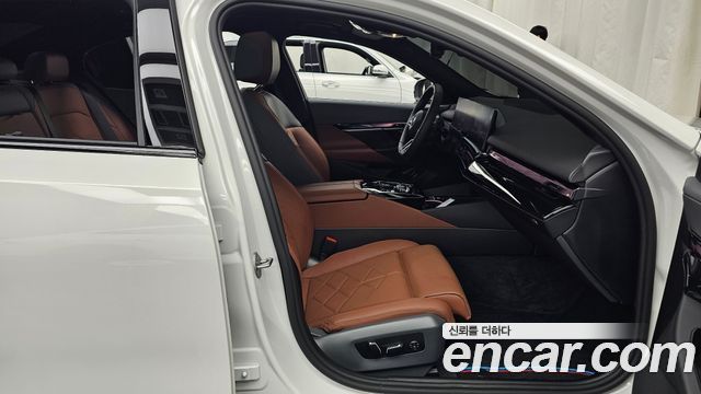BMW 5-Series 2026 — photo 16