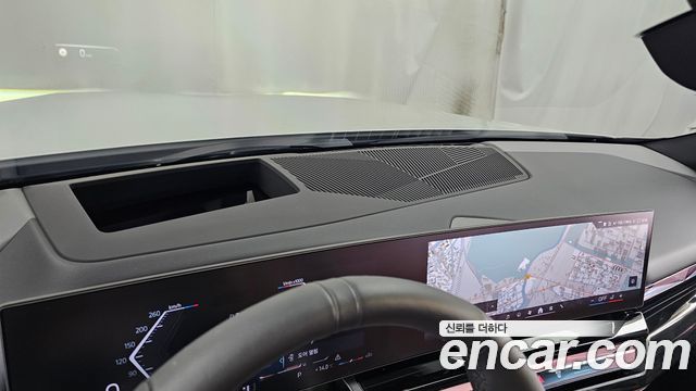 BMW 5-Series 2026 — photo 29