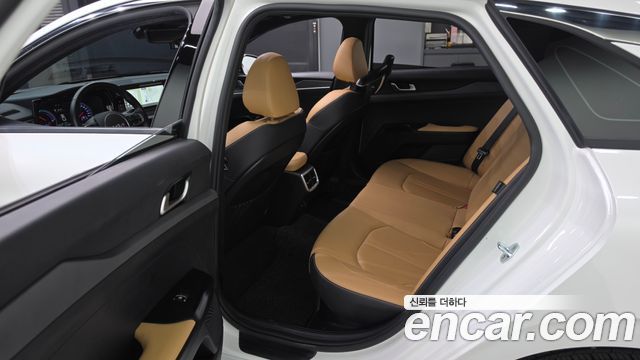 Kia K5 2022 — photo 17