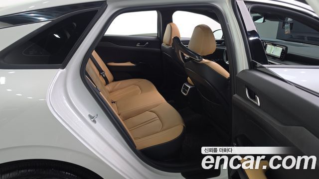 Kia K5 2022 — photo 18