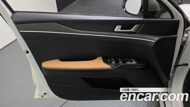 Kia K5 2022 — photo 14