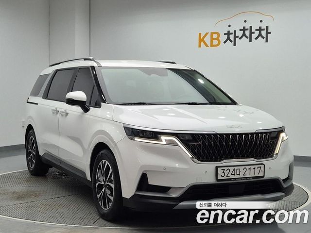 Kia Canival 2023 — photo 4
