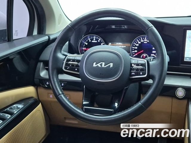 Kia Canival 2023 — photo 6