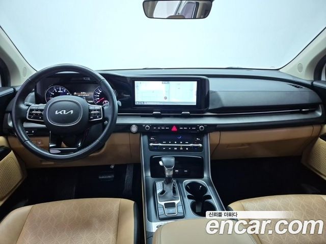 Kia Canival 2023 — photo 8