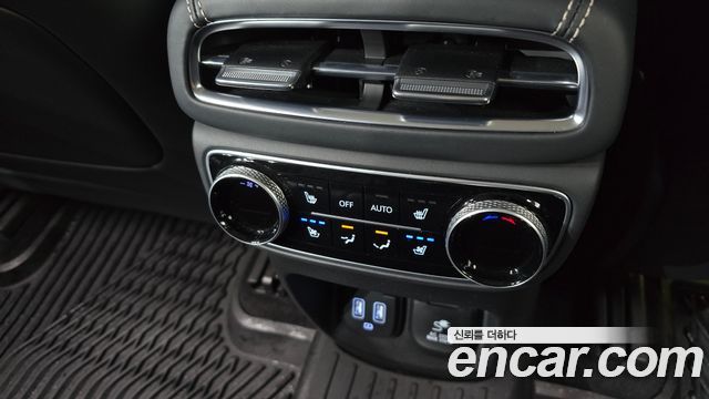 Genesis GV80 2022 — photo 32