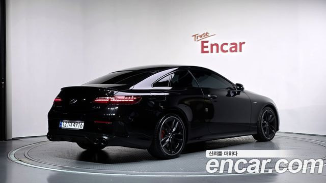 Mercedes-Benz E-Class 2023 — photo 2