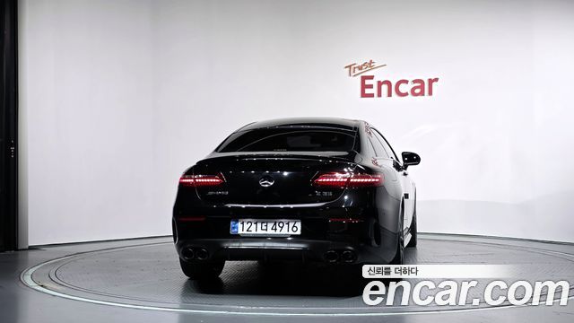 Mercedes-Benz E-Class 2023 — photo 4