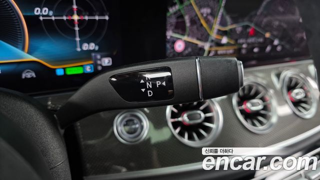 Mercedes-Benz E-Class 2023 — photo 12