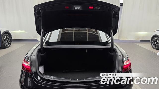 Mercedes-Benz E-Class 2023 — photo 26