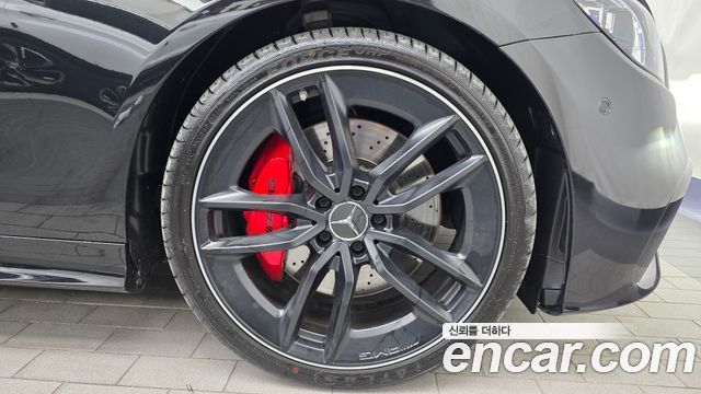 Mercedes-Benz E-Class 2023 — photo 7