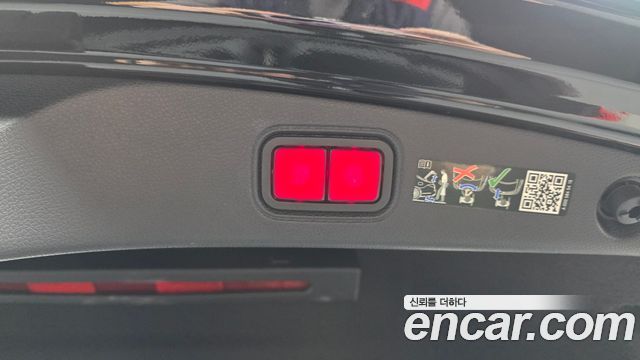 Mercedes-Benz E-Class 2023 — photo 33