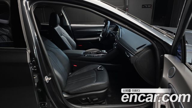 Hyundai Sonata 2023 — photo 16