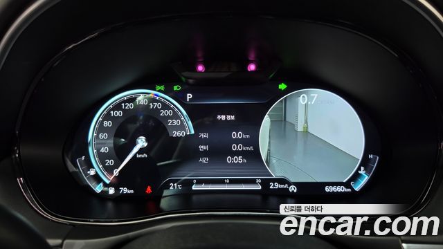 Genesis GV70 2021 — photo 11