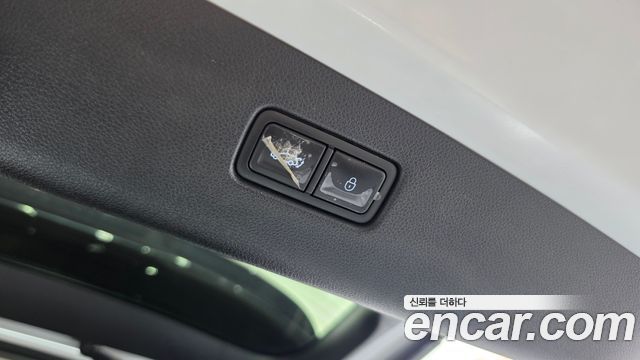 Genesis GV70 2021 — photo 22