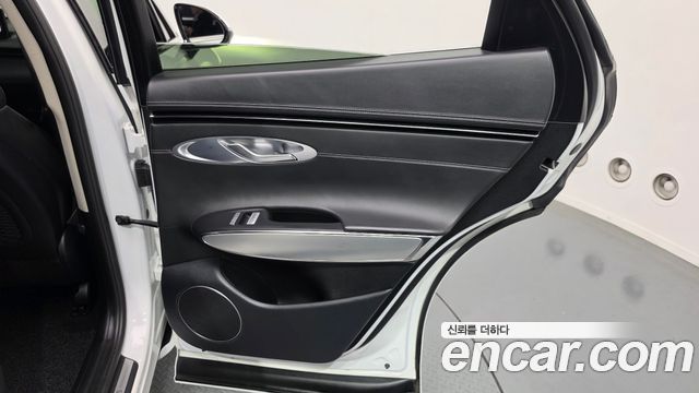 Genesis GV70 2021 — photo 15