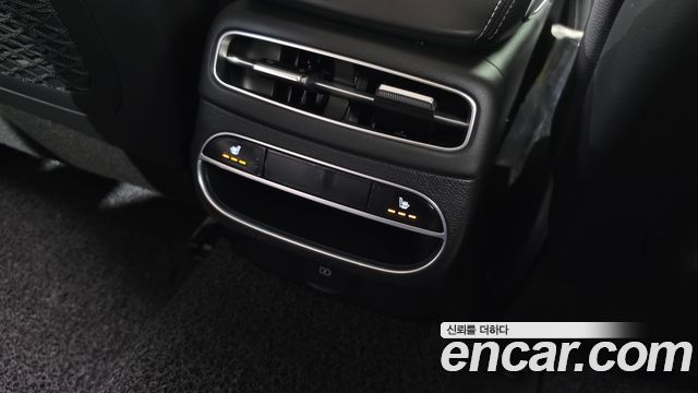 Genesis GV70 2021 — photo 31