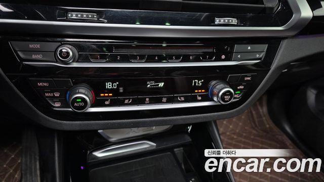BMW X3 2018 — photo 23