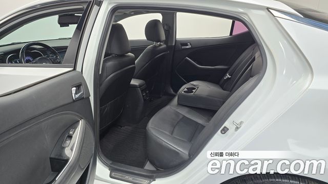 Kia K5 2015 — photo 17