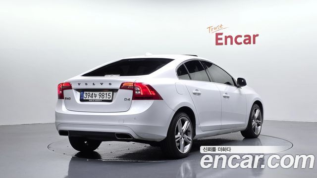 Volvo S60 2017 — photo 2
