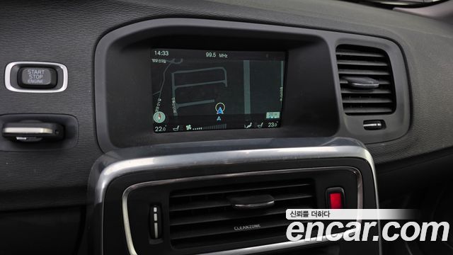 Volvo S60 2017 — photo 20