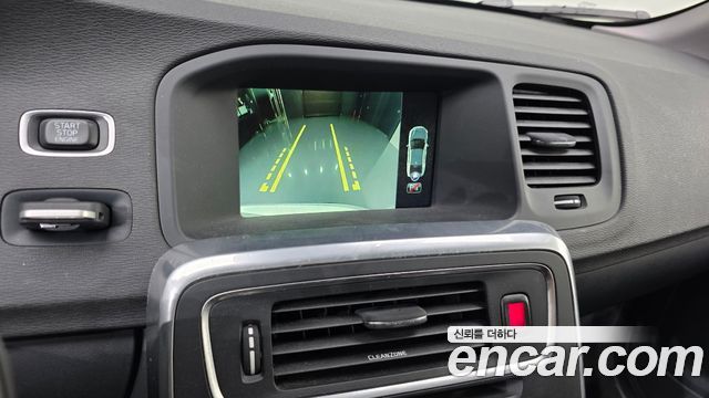 Volvo S60 2017 — photo 25