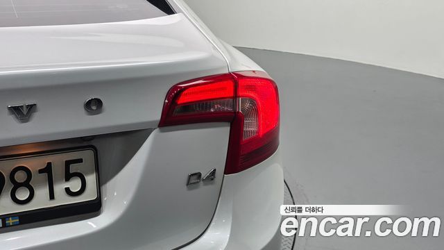 Volvo S60 2017 — photo 9