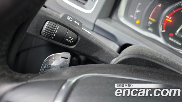Volvo S60 2017 — photo 28