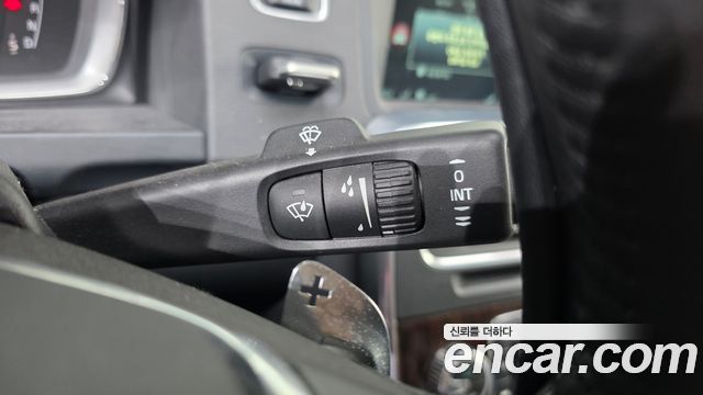Volvo S60 2017 — photo 29