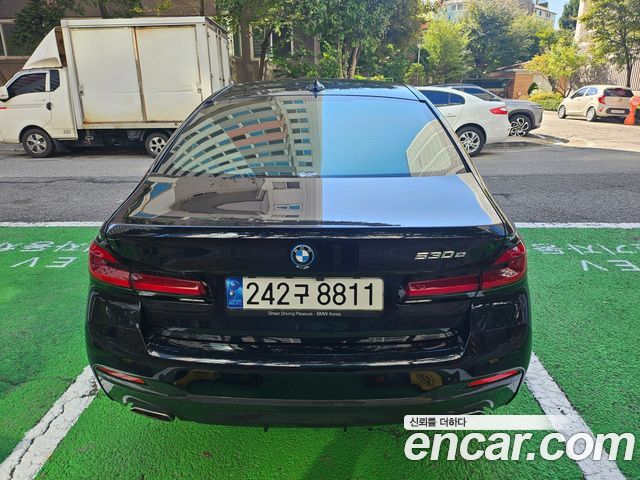 BMW 5-Series 2023 — photo 4