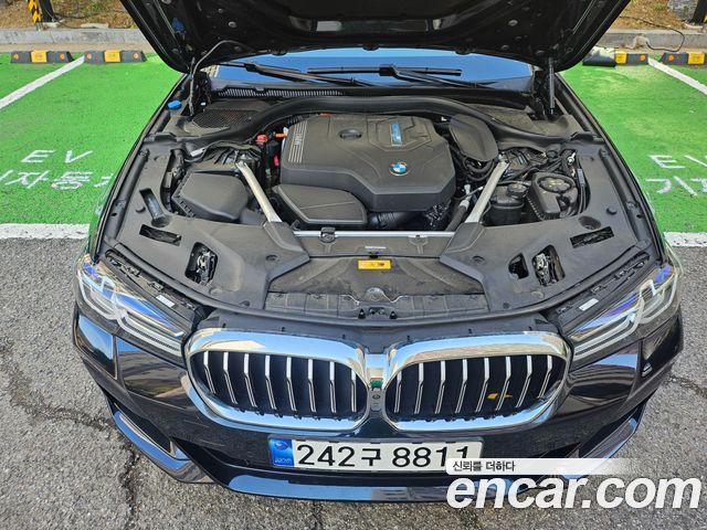 BMW 5-Series 2023 — photo 6
